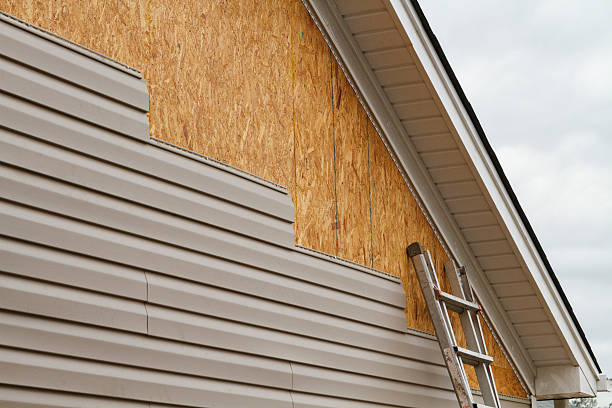 Professional Siding Replacement technician working in Flushing, OH